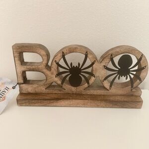 Boo Wood with Metal Spider Sign